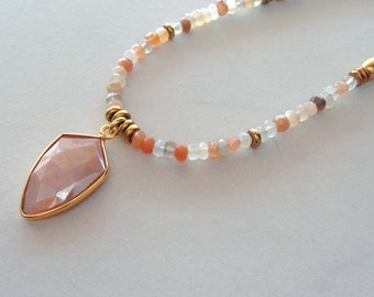 Moonstone Arrowhead Choker / June Birthstone Gift / Beaded Peach Moonstone Necklace / Multi Color Moonstone Gift