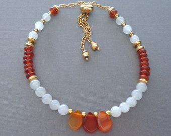 Moonstone Carnelian Bracelet / Beaded Carnelian Jewelry / Colorful Moonstone Bracelet / White Orange Jewelry