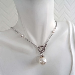 Dainty Pearl Toggle Clasp Necklace / White Pearl Station Necklace / Minimalist Pearl Jewelry