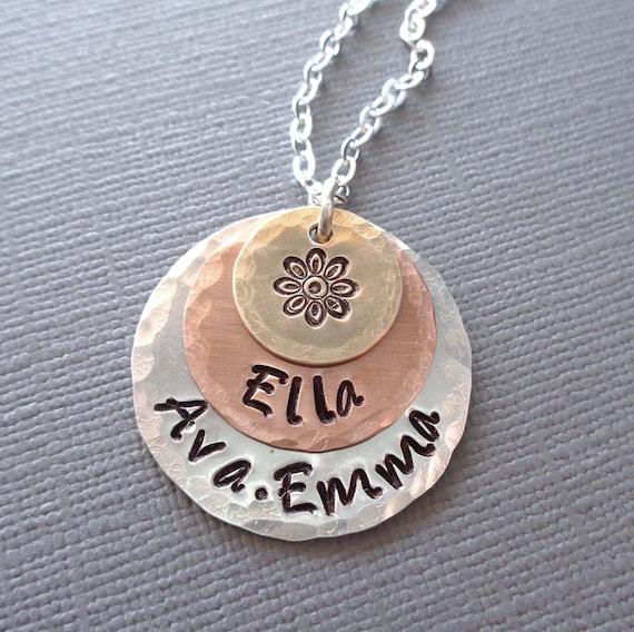 Personalized Flower Necklace / Custom Name Jewelry / Gift for Nana Mom / Daisy Jewelry