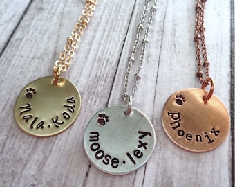 Personalized Pet Name Necklace - Small Dog Name Necklace - Minimal Cat Lover Jewelry - Pet Love Gift - Dog Mom - Cat Mom
