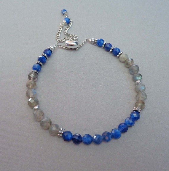 Kyanite Labradorite Bracelet / Labradorite Jewelry / Throat Chakra Stone/ Meditation Crystals Yoga Gift