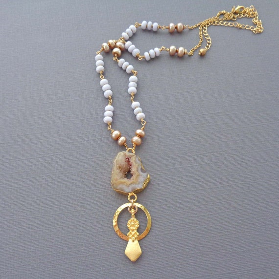 Gold Edged Agate Slice Drusy Blue Lace Agate & Pearl Necklace / Pearl Agate Pendant Jewelry / Beige and light blue