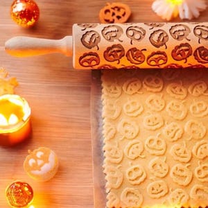 JACK O&#39;LANTERN Mini Embossed & Engraved Rolling Pin for Cookies - Perfect Halloween Baking Tool and Festive Gift Idea - Create Spooky Treats
