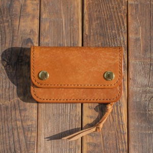 Cartera de camionero pequeña de cuero Pueblo Cartera de motociclista Whisky Cuero vegetal tostado Cartera de camionero hecha a mano Cuero vegetal tostado