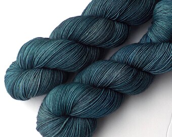 True Sock Hand Dyed Superwash Merino Nylon Yarn 463 yards Dark Smoky Blues