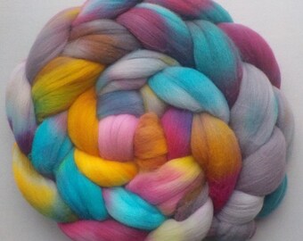 Roving Targhee Handdyed Combed Top - Bird of Paradise 5.3 oz.