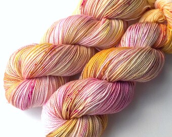 Hand Dyed Sock Yarn Superwash Merino Nylon Knitting Yarn - Tea Rose Speckle 400 yards