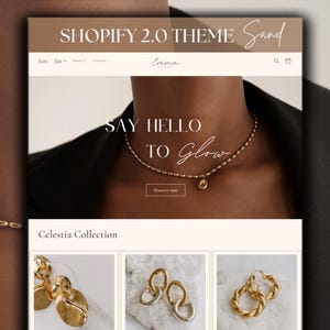 Può includere: Una homepage di un sito web per Emma Gioielli, con una modella che indossa una collana a catena dorata con un ciondolo. Il testo "Say Hello to Glow" è visualizzato sopra il collo della modella. Il sito web presenta anche una collezione di gioielli in oro, tra cui orecchini e una collana a catena.
