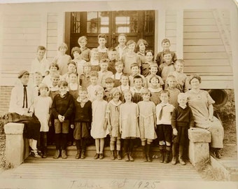 Original 1925 school photo with darling children on steps of  school