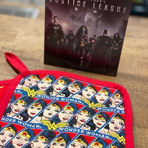Wonder Woman DC Comics Pot Holder