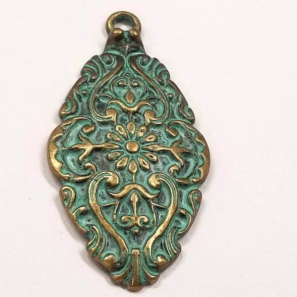 1 Verdigris Antique Gold Leaf Pendant, 56x38x4mm C9217