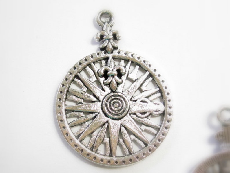 4 Compass Rose Fleur De Lis Pendant In Antique Silver 37x28mm New Orleans Mardi Gras C9010