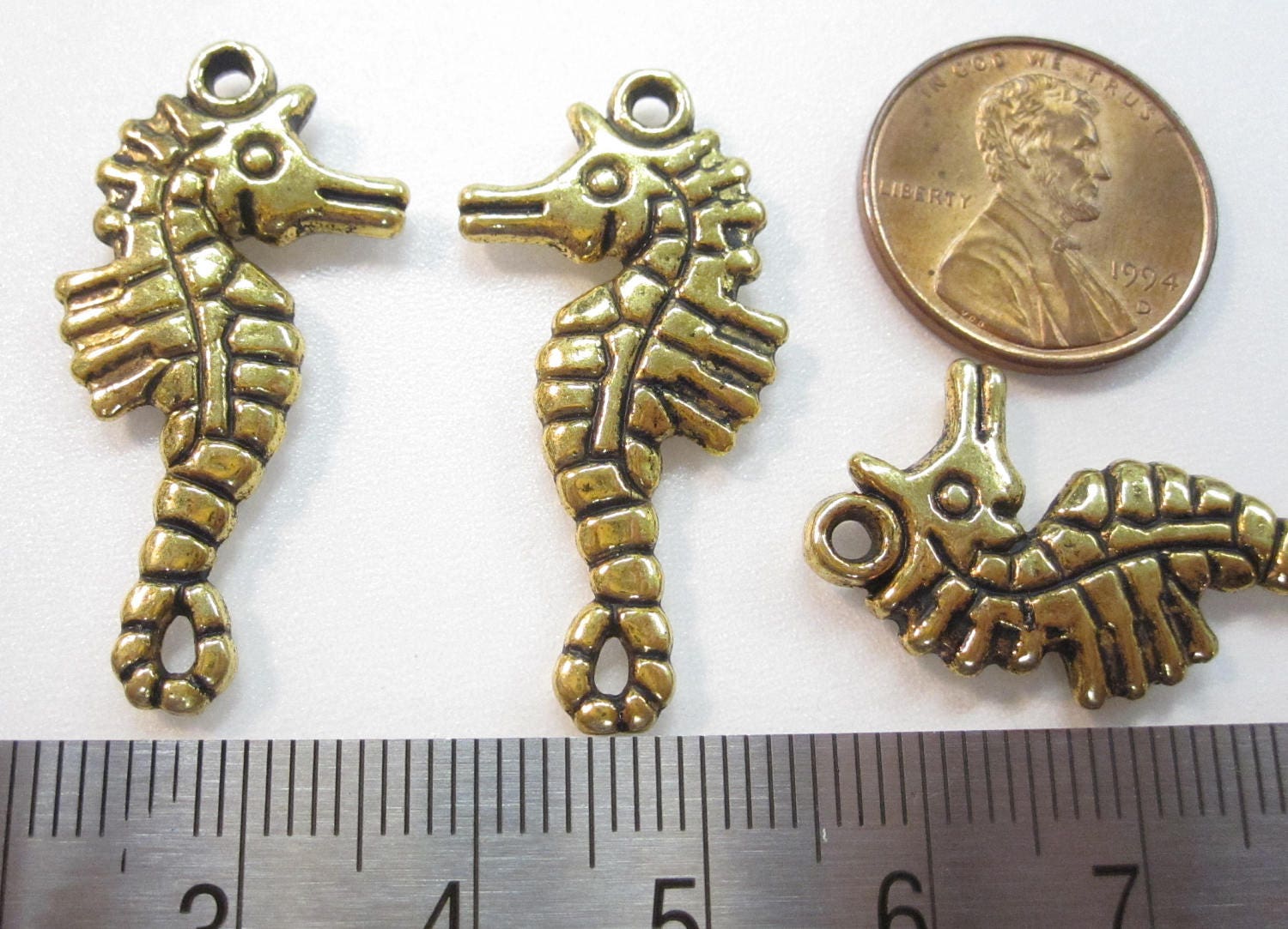 Pendant, 6 pcs Seahorse Charms, Antique Gold tone 3D Large Seahorse Pendants 33x15mm Gold Plated Alloy C1159