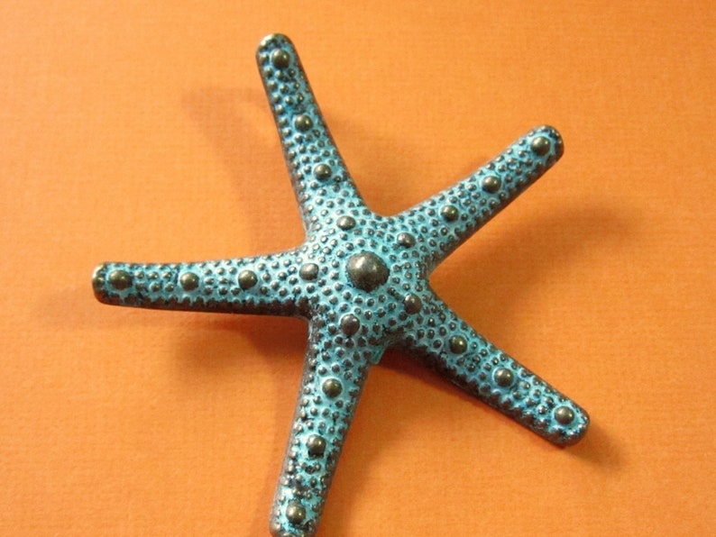 1 Antique Bronze Star Fish Pendant with bail Bronze Verdigris 56x55mm C9083