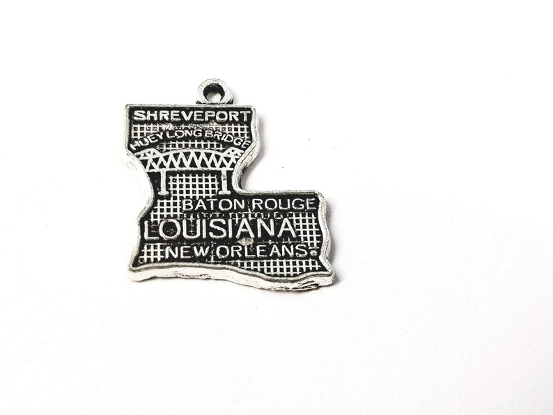 4 Silver Louisiana State Charms or Pendants 23x20mm C9222
