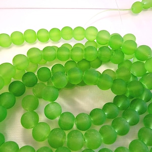 1 Strand 8mm Frosted Medium Green Glass Beads Round Sea Glass Beads, Hole: 1.3~1.6mm; about 104pcs strand, 31 inches FGB0045