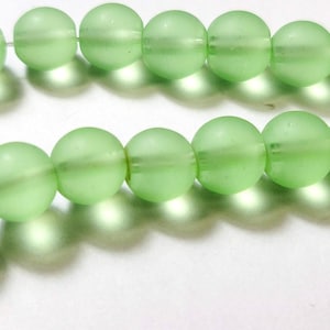 Green Sea Glass Beads, 8mm Frosted Glass Beads between 81-84pcs Hole: 1.3mm; FGB0013