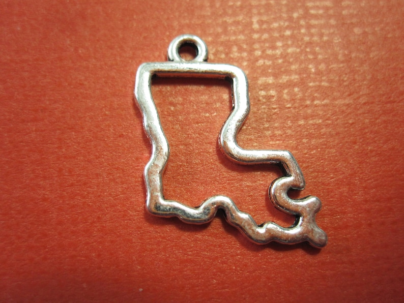 25 Silver State of Louisiana State 18x17mm C1311B