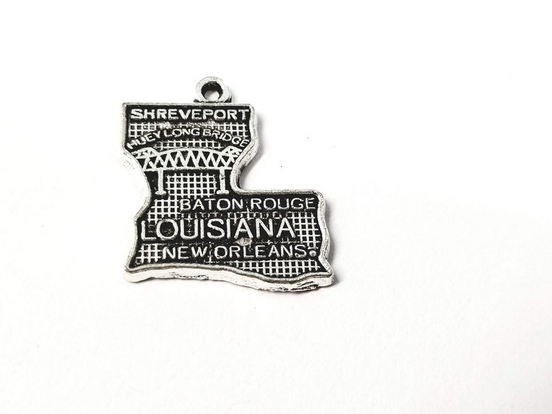 4 Silver Louisiana State Charms or Pendants 23x20mm C9222