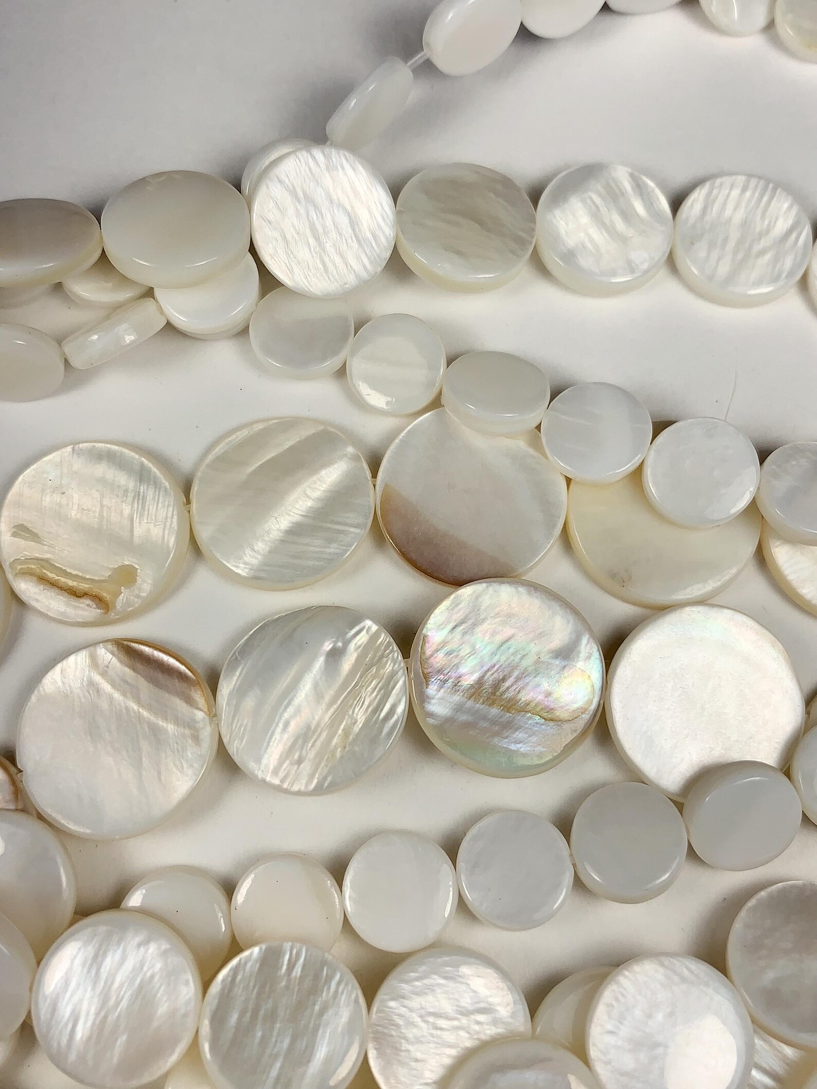 Genuine Natural White Mother of Pearl Shell Smooth Flat Round Beads 15. ...