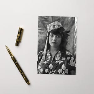 Tunezyjska pocztówka z kobietą żydowską | Żydowska, pocztówka vintage, hebrajski, Izrael, Mizrahi, historia żydowska, pocztówka vintage, Gwiazda Dawida, Chai