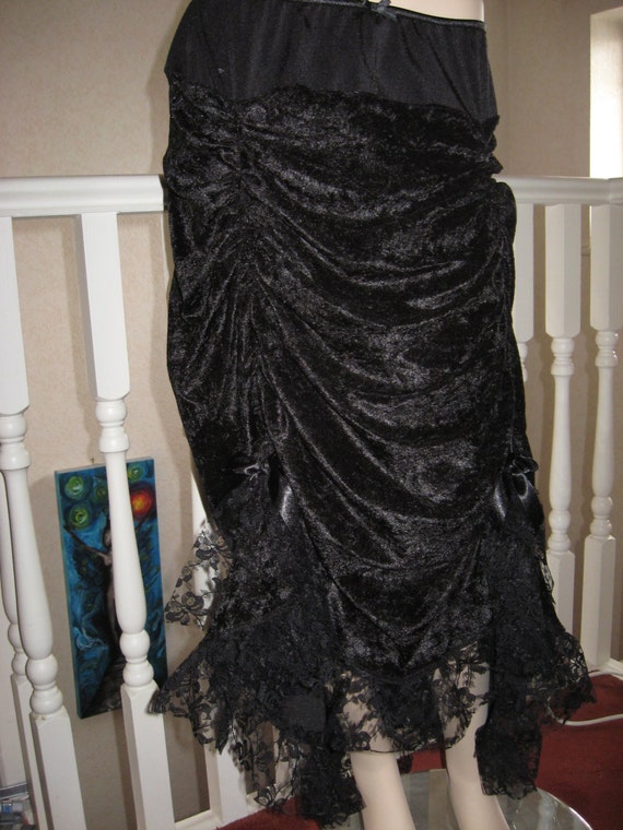NEW Black white skulls check striped Petal Gothic Rock Party tutu Skirt Festival