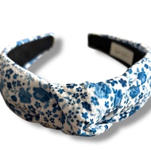 Spring headband, blue floral headband, spring knotted headband, dainty blue flowers