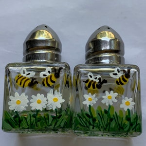 Daisies and bees hand painted mini salt and pepper shakers