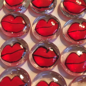 Hand painted glass gems party favors mini art  red lips kiss  set of 50