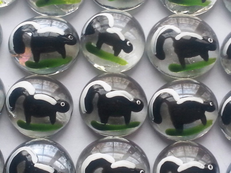 Skunk hand painted glass gems party favors image 2