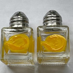 Lemons lemon Hand painted mini salt and pepper shakers  party favors  weddings