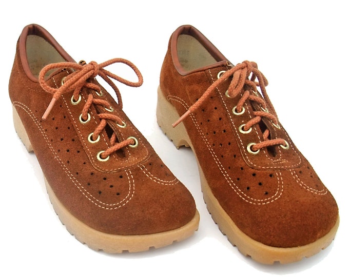 Vintage 1970s Shoes Brown Suede Rubber Sole Laceup Wingtip Oxford Size