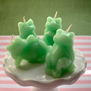 Frog baby showers candles, Set of 4  Birthday Cakes & Cupcake candles, party favors Leap Year, Princess and Frog