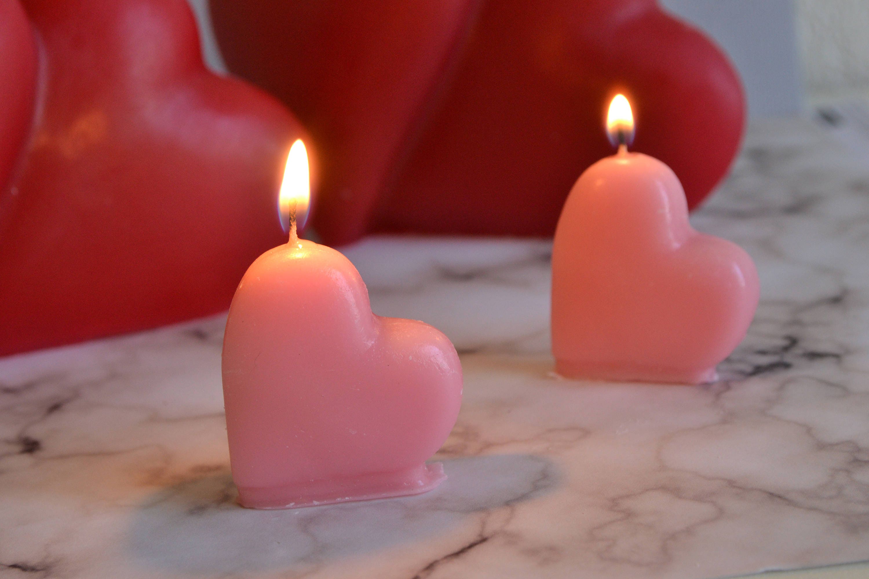 Scented Candles, 12 Pcs Sweet Romantic Love Heart Shaped Floating Candle  for Home Decorations Wedding Birthday Party Celebrations (Red)