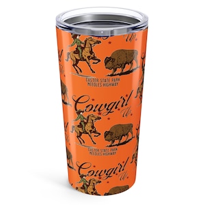 Nadeln Hwy Cowgirl Up 20 Unzen Becher - Custer State Park Western Trinkgeschirr, Geschenke für Cowgirls, Rodeo Tumbler, Buffalo Roundup, Black Hills