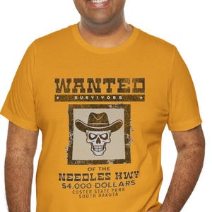 Nadeln Hwy Custer State Park Lustig Wollte Poster T-Shirt - Black Hills South Dakota Erdtöne Bestes Geschenk für Wanderer Biker Geschenkliste