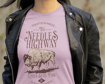 Maglietta grafica Needles Hwy Custer State Park Buffalo, maglietta per amanti della natura, abbigliamento Custer State Park, maglietta souvenir di viaggio, regalo per attività all'aperto