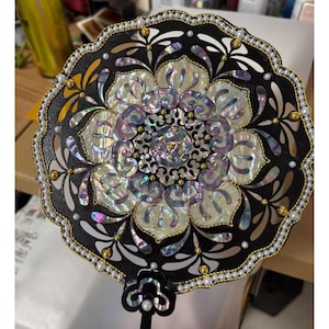 Mother-of-Pearl Hand Fan, Handmade Exquisite Mother-of-Pearl Fan, Retro Mother-of-Pearl Long-Handled Fan, Suitable as a Gift for the Elders