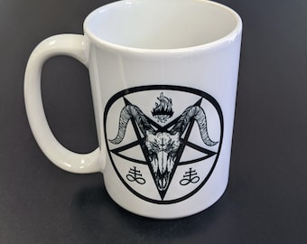 Taza de café novedosa de Baphomet de doble cara de 11 oz o 15 oz con texto "Salve Satanás"