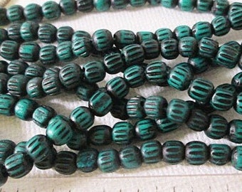 Green Black Corrugated Bone Beads Strand 110b