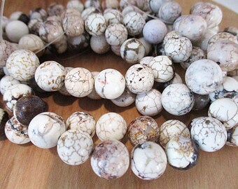 10mm Round Beads, White Turquoise Magnesite, 40 count - tq479b