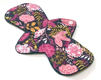 11" MODERATE Flow - Reusable cloth menstrual pad - Windpro - Quilter's Cotton Top in Pink Floral