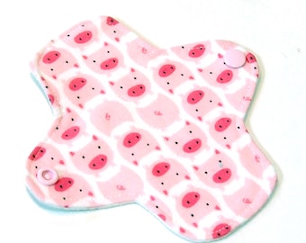 Salvaslip reutilizable de tela orgánico con alas ULTRAFINO - Parte superior de franela de algodón orgánico de 6 pulgadas - Pink Pigs
