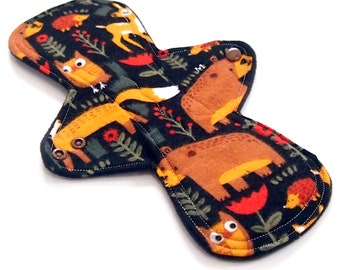 11" MODERATE Flow - Reusable cloth menstrual pad - Windpro - Cotton Flannel Top in Retro Forest