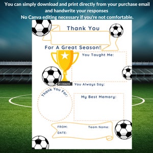 Puede incluir: Tarjeta de agradecimiento imprimible para un entrenador de f&uacute;tbol. La tarjeta presenta un bal&oacute;n de f&uacute;tbol, un trofeo y espacio para escribir un mensaje. El texto de la tarjeta dice: "&iexcl;Gracias por una gran temporada! Me ense&ntilde;aste: Siempre dices: Mi mejor recuerdo: De: Fecha: Nombre del equipo:"