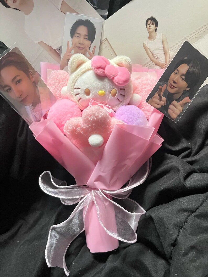 Hello Kitty Bouquet, Crochet Cute Flowers, Flower Kawaii Arrangement ...