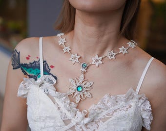 Handgefertigte Labradorit Makramee Halskette - Boho Kristallschmuck, Hochzeitsaccessoire, verstellbarer Anhänger, spirituelles Geschenk für Frauen
