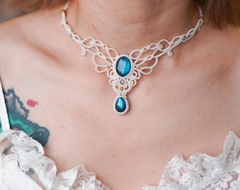 Collar de macramé con labradorita: joyería de cristal hecha a mano, colgante bohemio con piedras preciosas, cordón ajustable, un regalo espiritual único para ella.