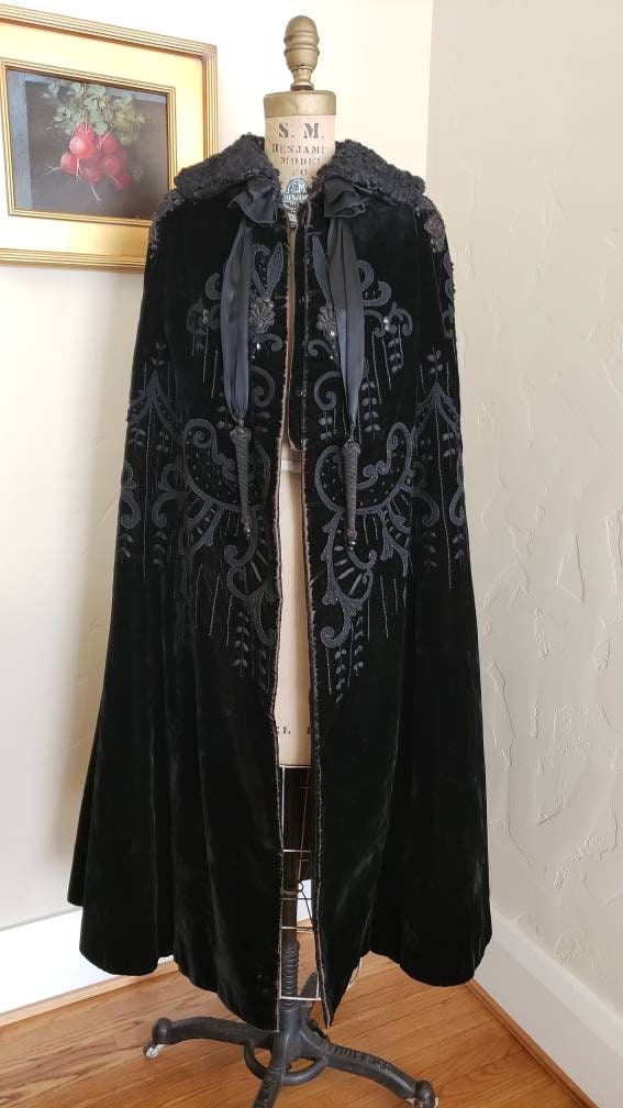 Antique 1800's Black Velvet Mourning Cape/Cloak Victorian | Etsy